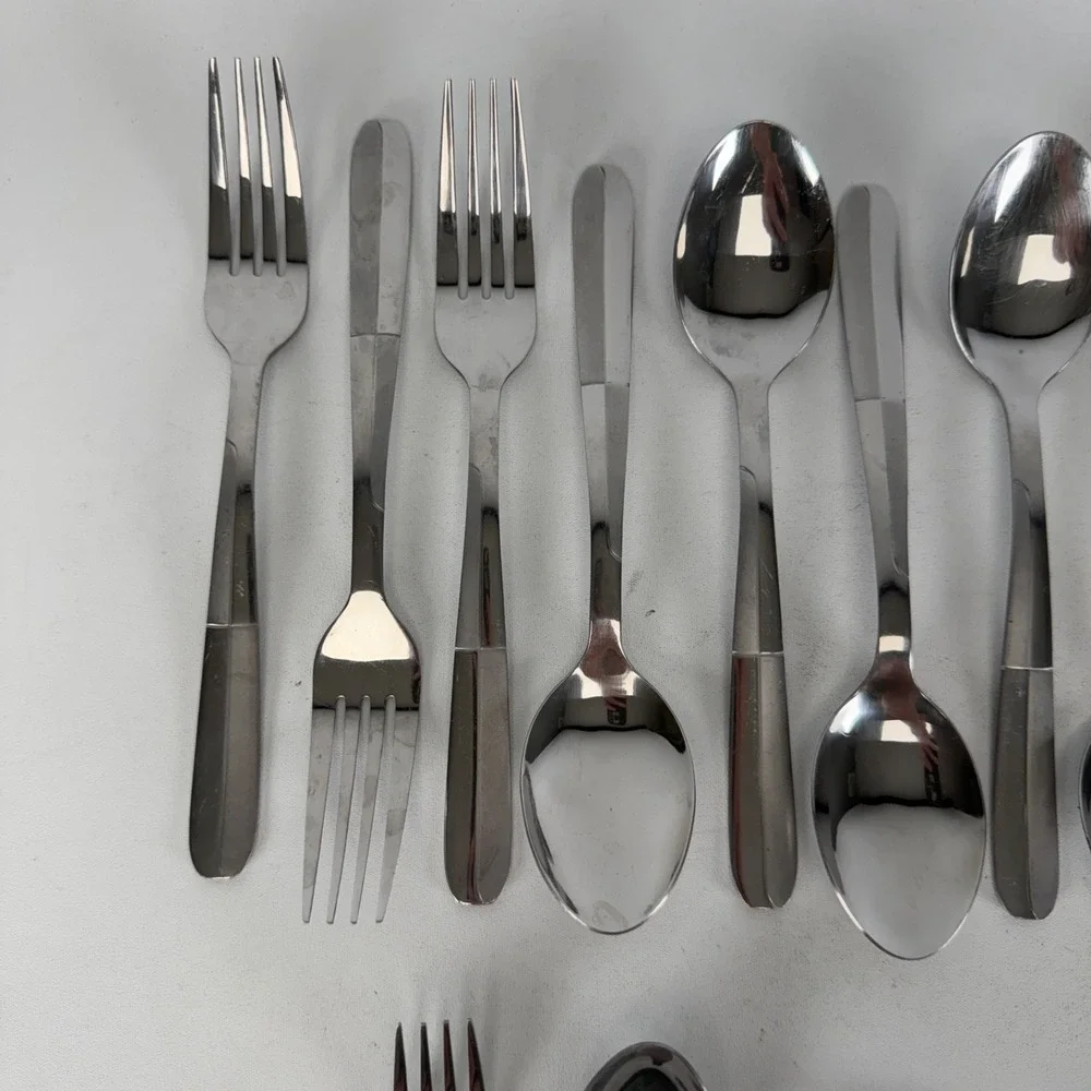 Mixed lot of 19 pc CAMBRIDGE CBS 176 Stainless Flatware Set